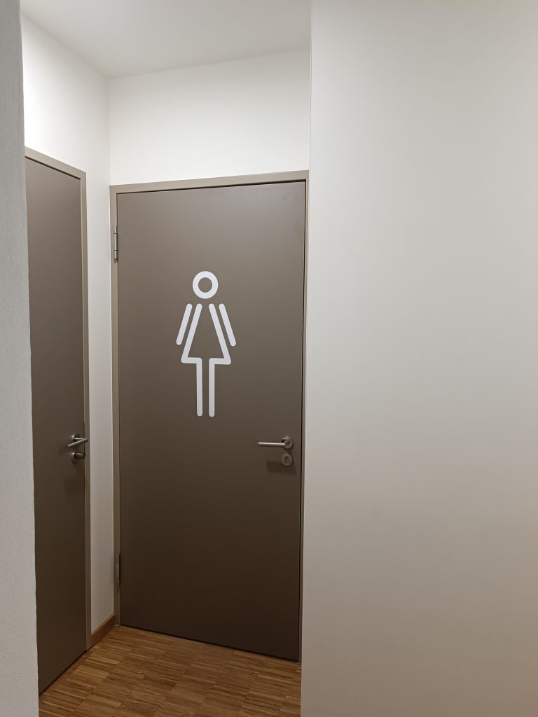 Kennzeichnung Toiletten